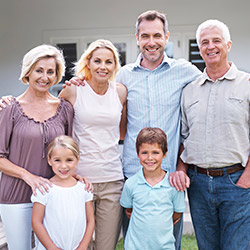 family of 6 smiling